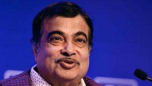 மாற்றுத் திறனாளிகளும் இனி வாகனம் ஓட்டலாம்... புதிய சட்டத் திருத்தம் கொண்டு வந்த மத்திய அரசு!