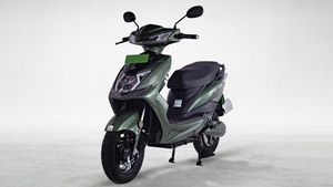 கார்களைபோல் ரிமோட் சாவி வசதி கொண்ட எலெக்ட்ரிக் ஸ்கூட்டர் விற்பனைக்கு அறிமுகம்... விலை 83,000 ரூபா மட்டும்தான்!