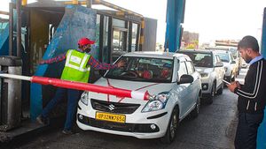 Toll Plaza-க்களை 6 மாதத்தில் மூட முடிவு! இப்படி ஒரு மேட்டரை தான் மக்கள் எதிர்பார்த்தாங்க