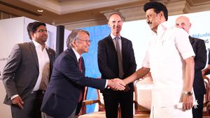 சென்னையில் இருந்து நிறைய கார்களை வெளிநாட்டுக்கு அனுப்புறீங்க... ஜப்பான் கார் நிறுவனத்துக்கு புதிய விருது!!
