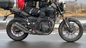 மிகவும் குறைவான விலையில் பஜாஜ் பைக்! ராயல் என்பீல்டுக்கு செக்! இங்கிலாந்து கம்பெனி கூட சேந்து அடிக்க போறாங்க!