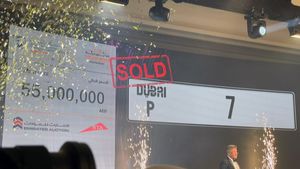 World Costliest Number Plate ஏலம் போனது! எவ்வளவுன்னு தெரிஞ்சா ஒரு நிமிஷம் ஸ்டன் ஆகிடுவீங்க!