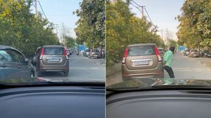 Wrong Parking செய்யப்பட்ட வேகன்ஆர் காரை கைகளால் நகர்த்திய நபர்.. அசால்டா பண்ணிட்டாரு! வைரலாகும் வீடியோ!