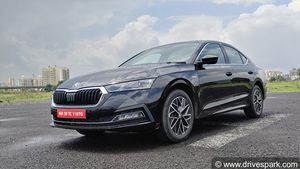 இனி யாராலயும் வாங்க முடியாது! எல்லாருக்கும் பிடிச்ச காரின் விற்பனையை திடீர்னு நிறுத்தீட்டாங்க! மனசே விட்றுச்சு