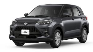 Toyota Raize கார் இவ்ளோ மைலேஜை வாரி வழங்குமா! அப்ப கண்ணை மூடிட்டு வாங்கீரலாம்! விலை எவ்வளவு தெரியுமா?