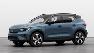 Volvo XC40 Recharge எலெக்ட்ரிக் காரை வாங்க இவ்ளோ பெரிய போட்டியா! எல்லாரும் வரிசைல நின்னுட்டு இருக்காங்க!