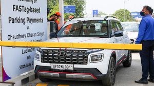 இனிமே காரை பார்க்கிங் பண்ணுவது இவ்வளவு ஈஸியா? இந்த ஒரு டெக்னாலஜி எல்லாத்தையுமே மாத்திடுச்சே!