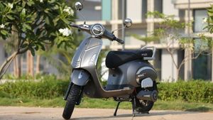 பெட்ரோல் டூ-வீலரை தலையை சுத்தி தூக்கிப்போடும் நேரம் வந்தாச்சு... 94,000 ரூபாக்கு இ-ப்ளூட்டோ 7ஜி ப்ரோ அறிமுகம்!