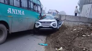 கான்கிரீட்-பஸ் இடையில் சிக்கிய கார்.. டாடா காரின் பாதுகாப்பு தரத்தை நிரூபிக்க இதைவிடவா நல்ல சான்று வேணும்!