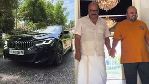 மனநலம் பாதித்த மகனுடன் பி.எம்.டபிள்யூ காரை டெலிவிரி எடுத்த பிரபல நடிகர்!! மொத்த குடும்பமும் செம்ம ஹாப்பி!