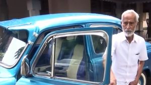 50 வருஷமா எங்கயா இருந்த! அம்பாஸிடர் காருக்காக குடும்பம் நடத்திய பாச போராட்டம்! நாடே கண் கலங்கீருச்சு!
