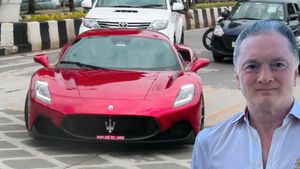 ரூ.4 கோடியில் மஸராட்டி காரை வாங்குவது ஒன்றும் இவருக்கு பெரிய விஷயமல்ல!! மும்பை சாலையை அலறவிட்ட கோடீஸ்வரர்!