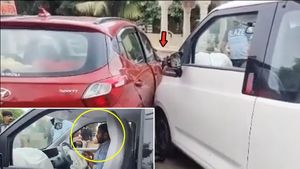அப்பளமா நொருங்கிடும்னு நினைச்சோம்! ஆனா சும்மா கல்லு மாதிரி நின்ற எம்ஜி கோமெட் இவி! வைரலாகும் வீடியோ