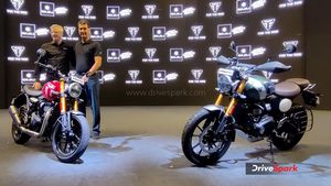 ரூ 2.23 லட்சத்திற்கு டிரையம்ப் பைக் அறிமுகம் ; ராயல் என்ஃபீல்டை சுத்தி வளைச்சு அடிக்க ஆரம்பிச்சுட்டாங்க! 