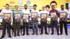 சென்னை மெரினாவில் இரவு நேர ஸ்ட்ரீட் ரேஸ் சர்க்யூட்.. தொடங்கி வைத்தார் அமைச்சர் உதயநிதி ஸ்டாலின்!