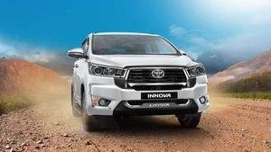 இன்னோவா காரை சாதாரண மக்களால் வாங்கவே முடியாது போலையே! பெரும் புள்ளிகளுக்கு மட்டுமே என்கிற நிலைக்கு போயிருச்சு!