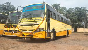 மஞ்சள் நிறத்தில் மாறும் அரசு பஸ்கள்! இதுல இருக்குற வசதிகள் தெரிஞ்சா பக்கத்து ஸ்டேட்காரங்க பொறாமை படுவாங்களே!