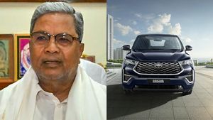 நிதி ஒதுக்கியாச்சு!! மாநில அமைச்சர்களுக்கு இன்னோவா கார் பரிசு - எதற்காக தெரியுமா? 