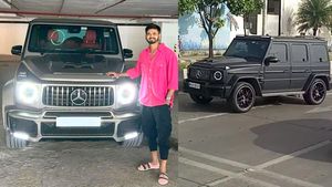  யாரும் எதிர்பார்க்கல! சாலையை கிழித்துக் கொண்டு சென்றது இவரது மெர்சிடிஸ் காரா!! போட்டோ எடுக்க கூடிய கூட்டம்!
