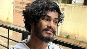 வால மீனு இருக்குதாம் விளாங்கு மீனு இருக்குதாம் ஆனா டிடிஎஃப் வாசனுக்கு ஜாமீன் மட்டும் இல்லயாம்! 