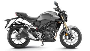 பிரேக்கை அழுத்தி பிடிச்சா லைட்டுகளை ஒளிர விட்டு அவசர நிலையை வெளிக்காட்டும்.. புதிய சிபி300ஆர் அறிமுகம்!
