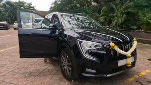 சாதாரண மஹிந்திரா காரை செகண்ட் ஹேண்டில் வாங்கிய நடிகர்! யார்னு தெரிஞ்சதும் ஆச்சரியத்தில் வாயை பிளக்கும் மக்கள்!