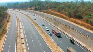 நெடுஞ்சாலைகளில் மத்திய அரசு கோடி கோடியாய் கொட்டுவது இதுக்கு தான்!! எல்லாம் ஓர் தொலைநோக்கு பார்வை...