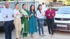 ஆயுசுக்கும் மறக்க முடியாத தீபாவளி பரிசை ஊழியர்களுக்கு வழங்கிய மருந்து கம்பெனி ஓனர்! பெரிய மனசு சார் உங்களுக்கு