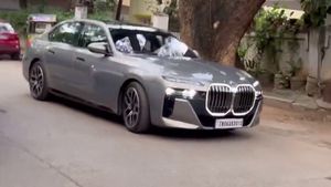 சென்னை சாலைகளில் சுற்றிய 2 கோடி ரூபாய் கார்! உள்ளே இருந்தது யார்னு மட்டும் தெரிஞ்சா அசந்து போயிருவீங்க!