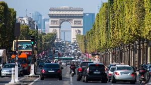 இந்திய டிரைவிங் லைசன்ஸுக்கு இவ்வளவு மரியாதை கொடுப்பாங்களா? ஃபாரீனுக்கு சென்றால் இது தெரியாமல் இருக்காதீர்கள்!!