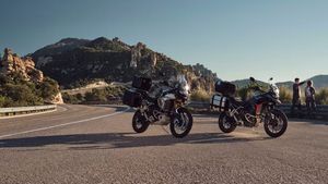 13லட்ச ரூபாக்கு விற்பனைக்கு வந்த பைக்! அப்படி என்ன இருக்கு இந்த பைக்குல? 2செகண்ட் ஹேண்ட் இன்னோவவை வாங்கிடலாம்!