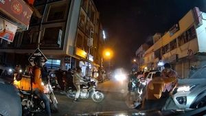 ஸ்விக்கி ஊழியரை தாக்கிய டாடா கார் டிரைவர்! வீடியோவை பாக்கும்போதே ஒடம்பெல்லாம் நடுக்கம் எடுக்குது!