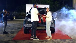 அம்பானி வீட்டுல நடக்கும் விசேஷத்துக்கே டஃப் கொடுத்திட்டாங்க! பிரமாண்டமா நயனுக்கு கார கிஃப்ட் கொடுத்திருக்காங்க