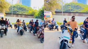 ஏற்கனவே அவங்க கடுப்புல இருக்காங்க.. இதுல இந்த மனுஷன் வேற.. ஓலா இ-ஸ்கூட்டர வச்சுட்டு இவரு போட்ற ஆட்டம் இருக்கே!