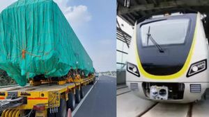 லாரியில் யாருக்கும் தெரியாமல் எடுத்து செல்லப்பட்டது இவ்வளவு பெரிய பொருளா!! இந்தியாவில் மேட்-இன்-சீனா இரயில்...