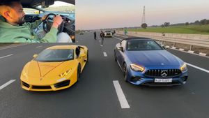 பிக்பாஸ் டைட்டில் வென்றவர் செய்ற காரியமா இது!! எல்லாமே விலையுயர்ந்த கார்... வைரல் வீடியோ!