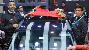 உலகின் முதல் சூரிய ஒளியை கன்ட்ரோல் செய்யும் மேற்கூரைக்கான கிட் அறிமுகம்! காரை எப்போதும் அழகாக வச்சுக்கலாம்!