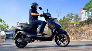 2,999ரூபா இருந்தா ஸ்கூட்டரை இணைப்பு வசதி கொண்டதாக மாத்தலாம்.. ஸ்டார்ட் செய்வது-லாக் செய்வது இனி ரொம்ப சுலபம்