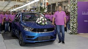 ஊட்டி சாக்லேட் ஃபேக்டரிகளையே மிஞ்சிய டாடா! சாக்லேட்டை பொட்டலம் கட்டி அனுப்புறத போல கார்களை தயாரிச்சு அனுப்புது