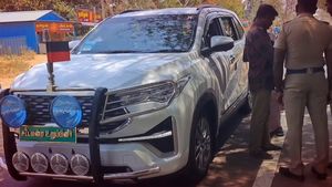 தேர்தல் அதிகாரி சோதனை செய்யாமல் விட்ட எம்எல்ஏ காரில் சட்டவிரோதமாக இவ்வளவு விஷயங்கள் இருந்ததா?  