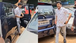 ஒரு நடிகரால இப்படியும் இருக்க முடியுமா.. எளிமையில் ரஜினியையே தோற்கடிச்சுட்டாரு இந்த மலையாள நடிகர்!