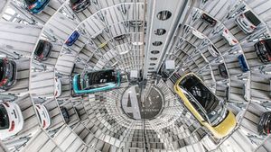 இந்தியாவிலேயே இப்படி ஒரு இடம் கிடையாது! 15 மாடி கார் பார்க்கிங் ரெடி!