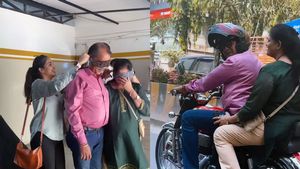 சிங்க பெண்களையே மிஞ்சுட்டாங்க.. அப்பா-அம்மாவ பெருமிதத்தால கண் கலங்க வச்சுட்டாங்க இந்த பெண்..