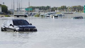 தயவு செஞ்சு துபாய் பக்கம் வராதீங்க!விமான பயணிகளுக்கு இந்திய தூதரகம் எச்சரிக்கை!