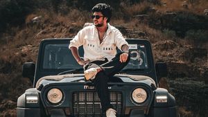 நம்ம பிக்பாஸ் மணியா இது? அதுக்குள்ள இவ்வளவு சம்பாதிச்சிட்டாரா? காஸ்ட்லியான காரை வாங்கி மாஸ் பண்ணுறாரு!