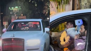 இதுதான் அம்பானி குடும்பம் போன வாரம் வாங்கிய ரோல்ஸ் ராய்ஸ் காரா! சாருக்கு இப்பவே கல்யாண கலை வந்திருச்சே!