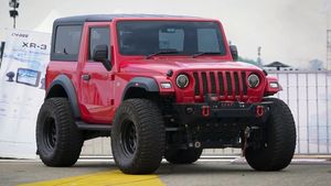 புதுசா வாங்கும் மஹிந்திரா காரை இப்படி கூட மாற்றலாமா? ரோட்டில் போனால் எல்லார் கண்ணும் உங்க மேல தான்!!