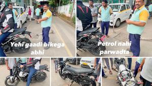 பைக்கை பார்த்ததும் பதறிப்போன ஊழியர்கள்... உடனே கூடிய கூட்டம்!! பஜாஜ் நிறுவனத்துக்கு தான் நன்றி சொல்லனும்!