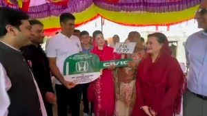 ஒலிம்பிக்கில் தங்கம் வென்றவருக்கு மாநில முதல்வரின் காஸ்ட்லீ பரிசு... பெற்றோர்களுக்கு தலை கால் புரியல!!