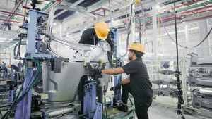 3-வீலர் ஆட்டோவை தயாரிக்க இவ்வளவு பெரிய தொழிற்சாலை வேண்டுமா? இந்த மாநிலத்துக்கு தான் கொடுத்து வெச்சிருக்கு!!